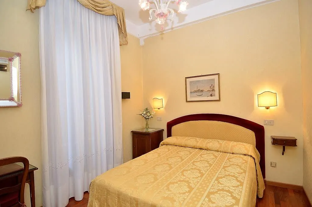 Hotel Da Bruno Venecia 3*,